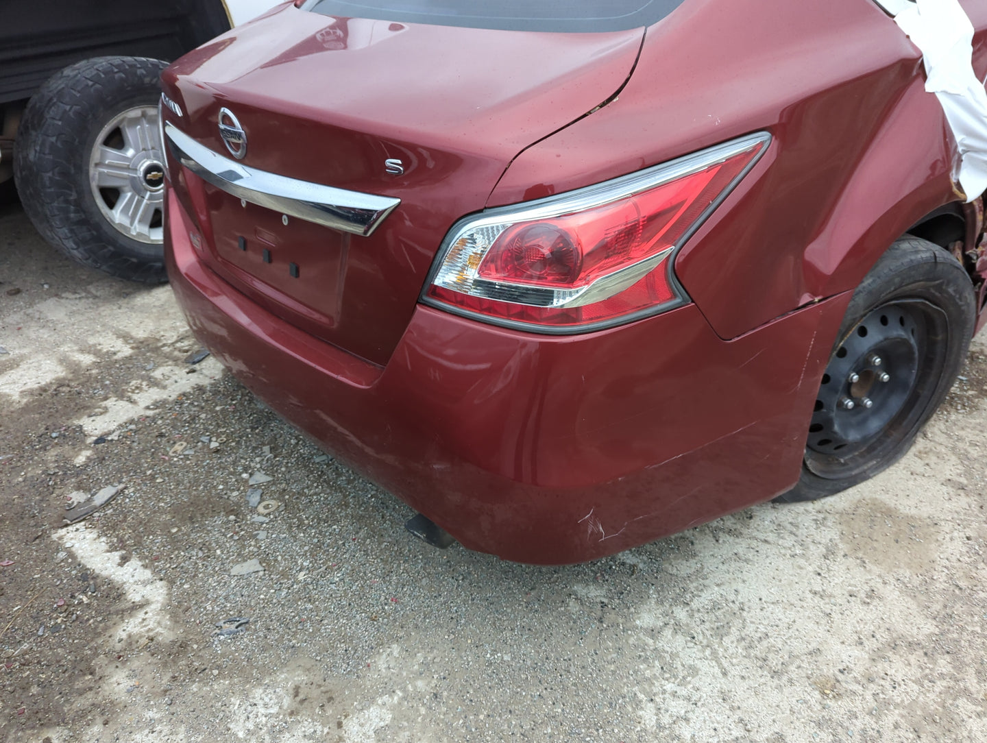 2013-2015 Nissan Altima Rear Bumper Assembly Oem 1309529 - Oemusedautoparts1.com