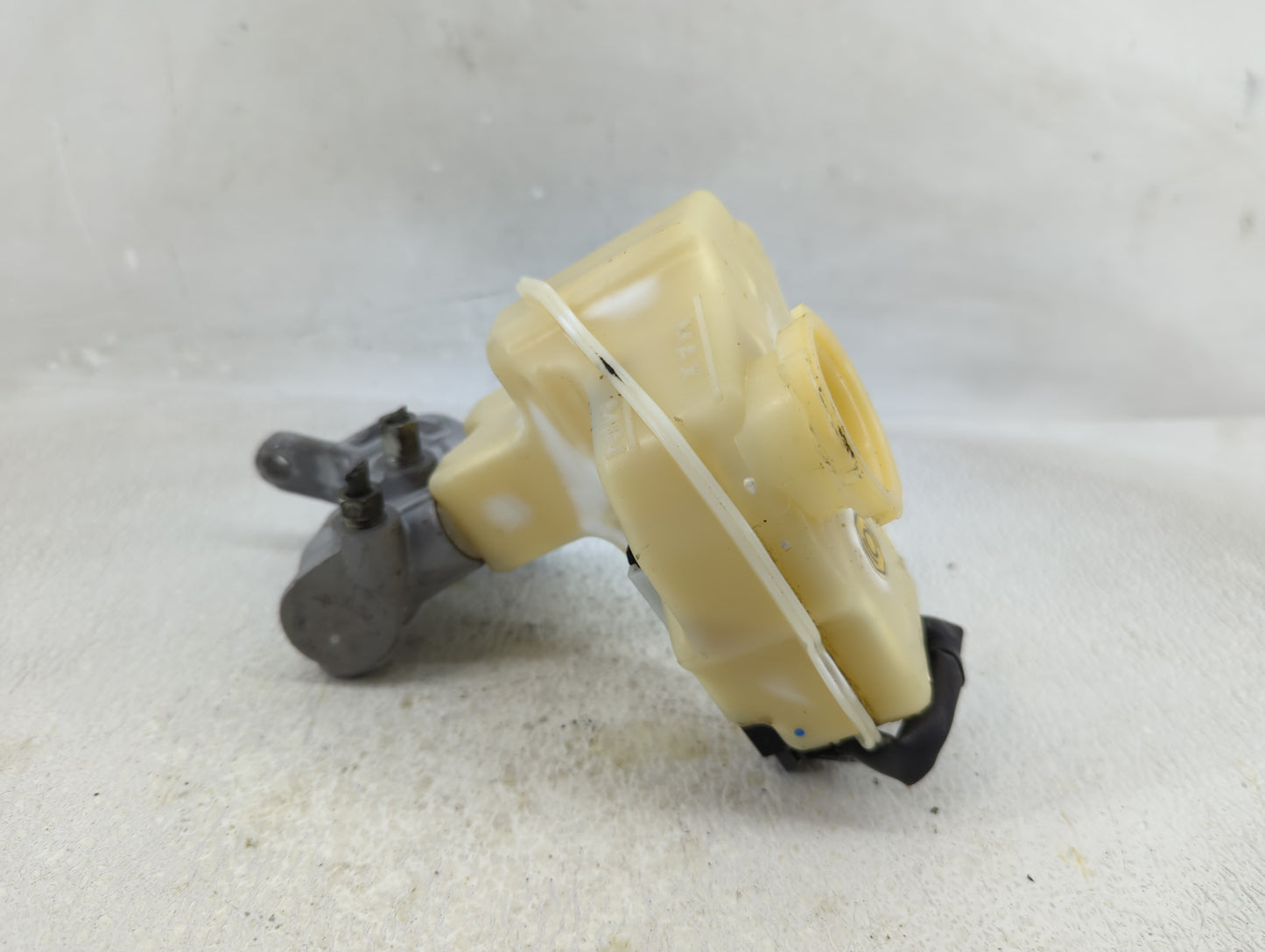 2013-2018 Nissan Altima Brake Master Cylinder 1312495 - Oemusedautoparts1.com