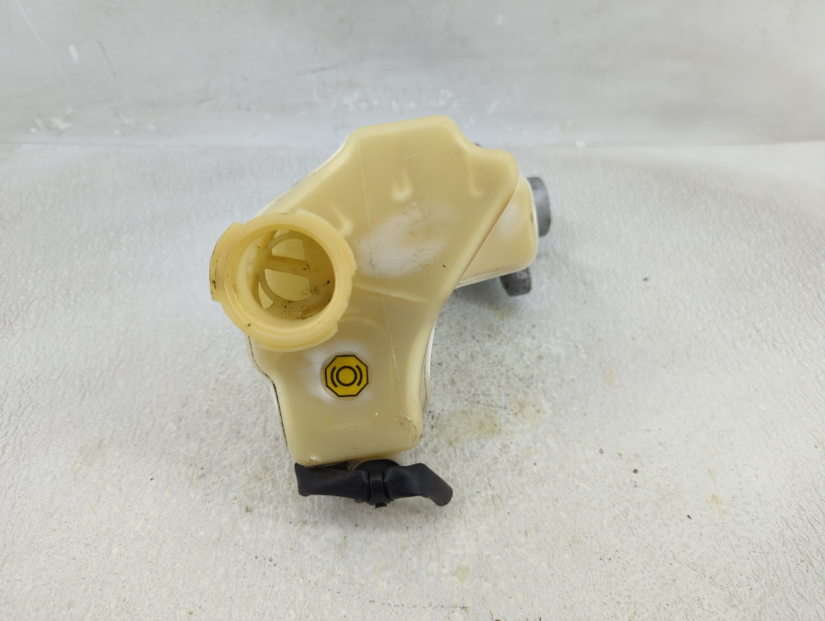 2013-2018 Nissan Altima Brake Master Cylinder 1312495 - Oemusedautoparts1.com