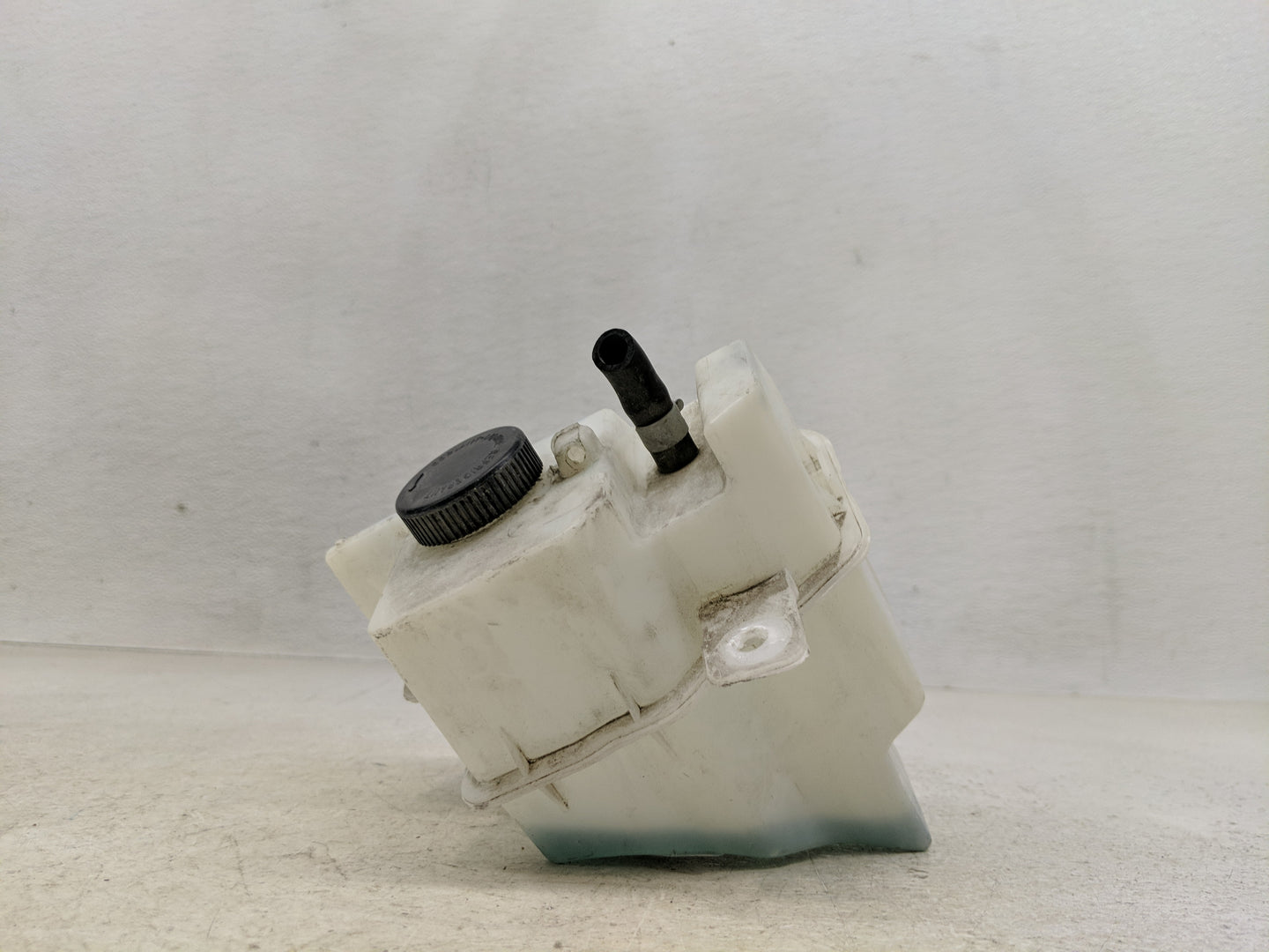 2013-2018 Nissan Altima Radiator Coolant Overflow Expansion Tank Bottle 1313164 - Oemusedautoparts1.com