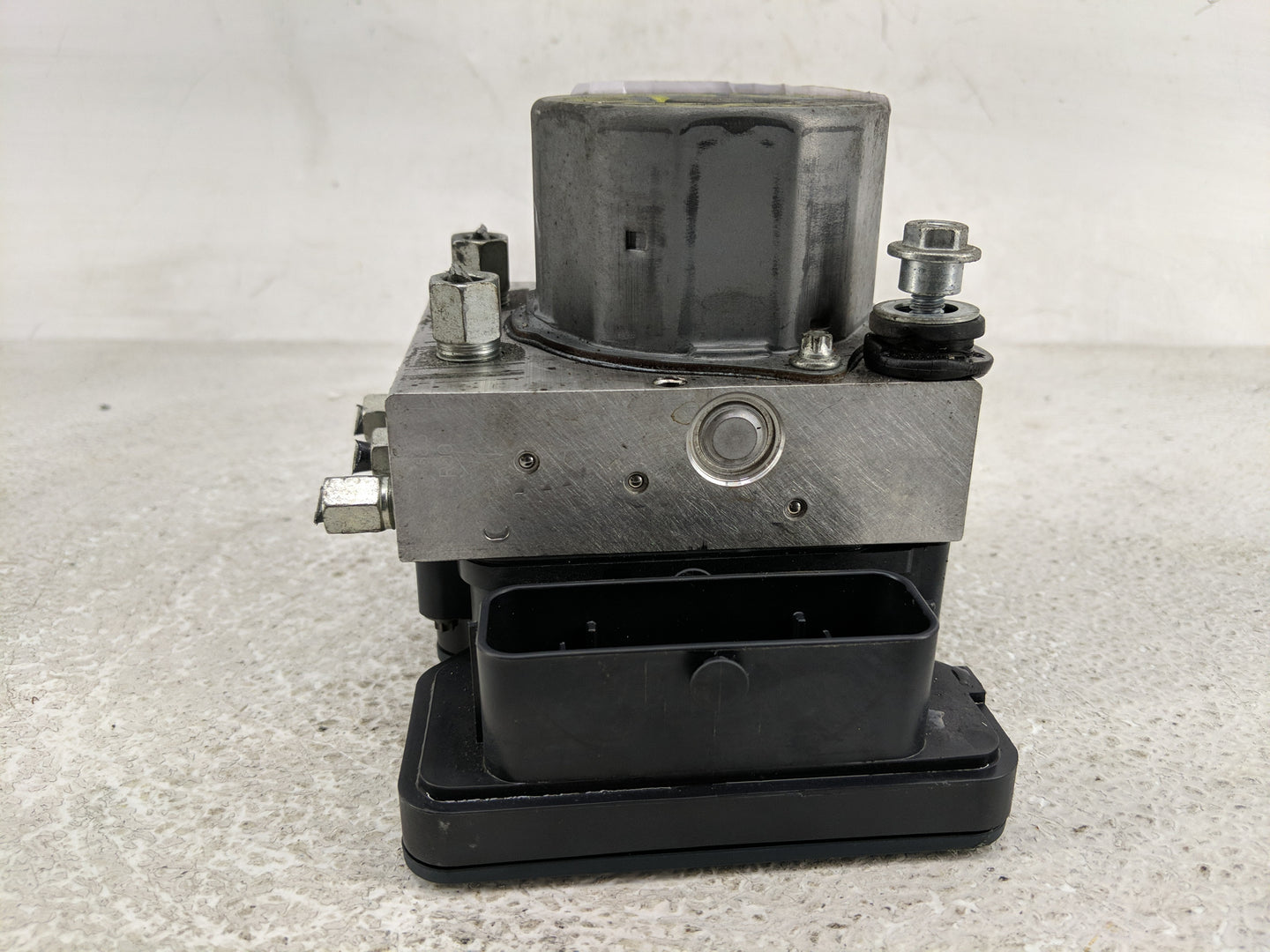 2015 Nissan Altima ABS Pump Control Module Replacement P/N:47660 9HM0A 269 644 Fits OEM Used Auto Parts - Oemusedautoparts1.