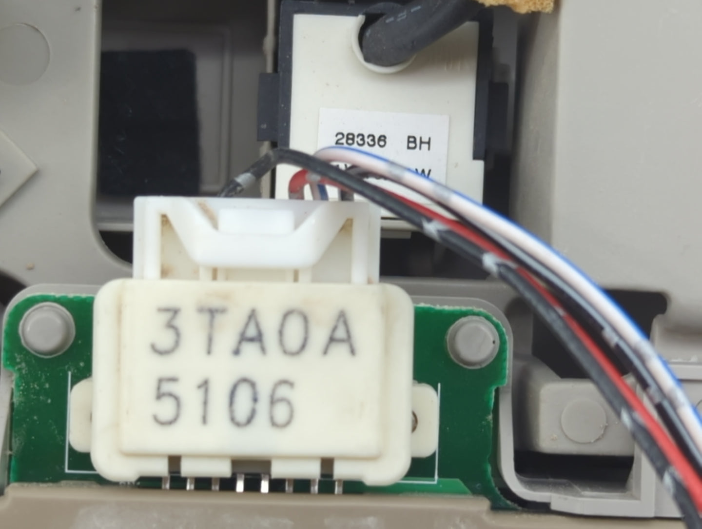 2015 Nissan Altima Overhead Roof Console - Oemusedautoparts1.com