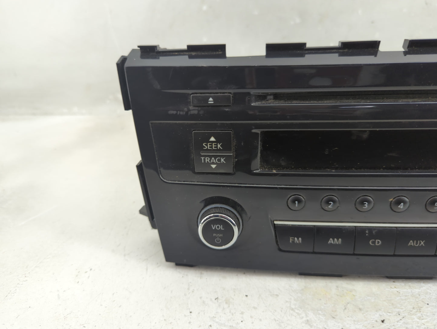 2013-2015 Nissan Altima Radio AM FM Cd Player Receiver Replacement P/N:28185 3TB0G Fits Fits 2013 2014 2015 OEM Used Auto Pa