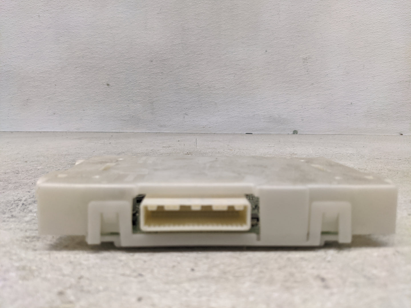 2014-2015 Nissan Altima Chassis Control Module Ccm Bcm Body Control - Oemusedautoparts1.com