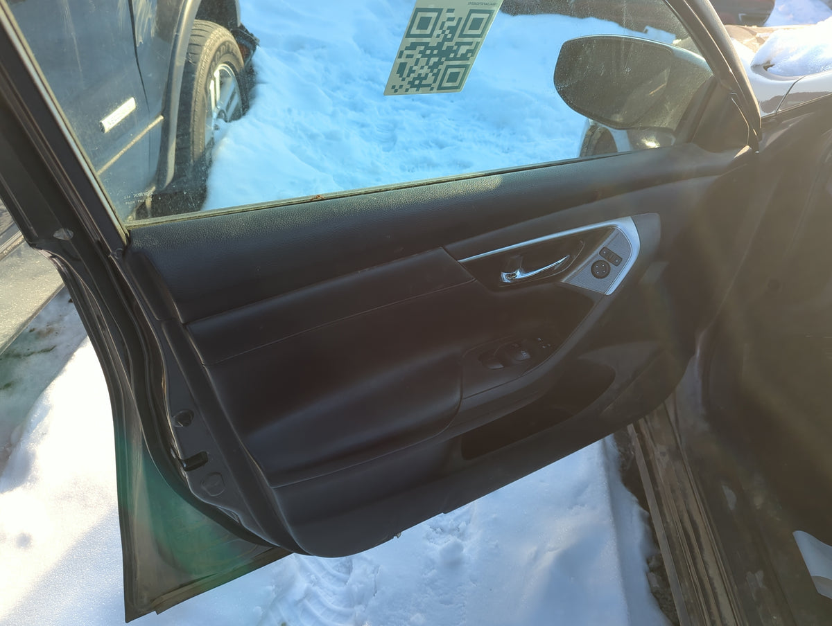 2015 Nissan Altima Front Left Driver Interior Door Panel Trim 1364935 - Oemusedautoparts1.com