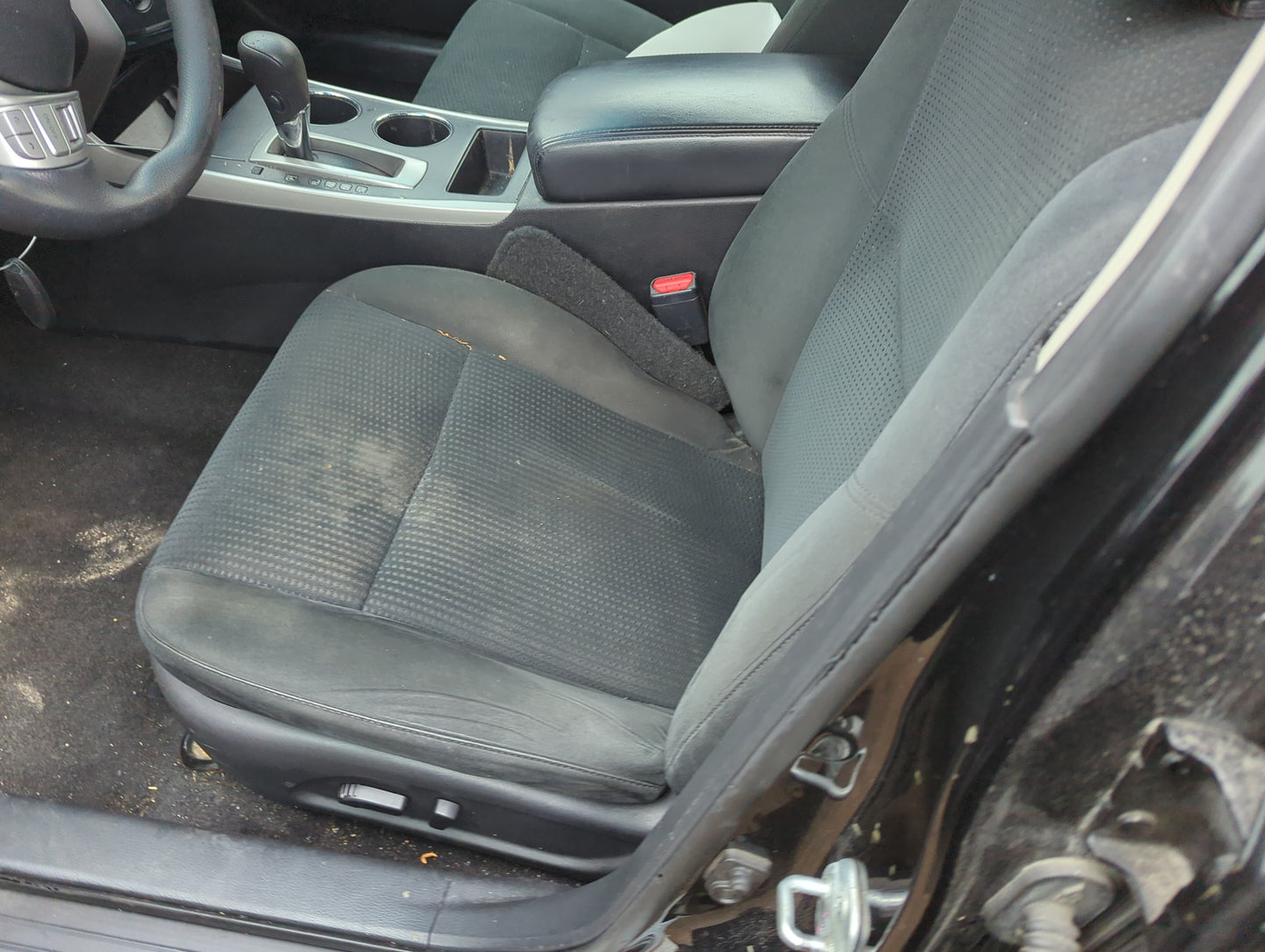 2015-2015 Nissan Altima Driver Front Seat Oem 1386136 - Oemusedautoparts1.com