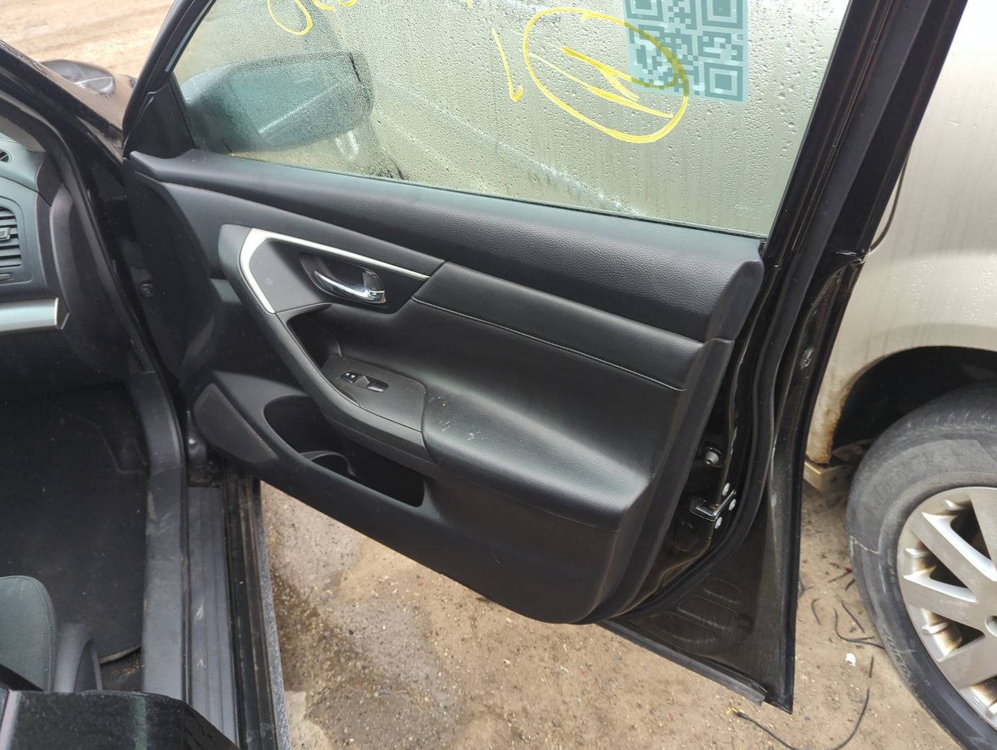 2015 Nissan Altima Front Right Passenger Interior Door Panel Trim 1386217 - Oemusedautoparts1.com