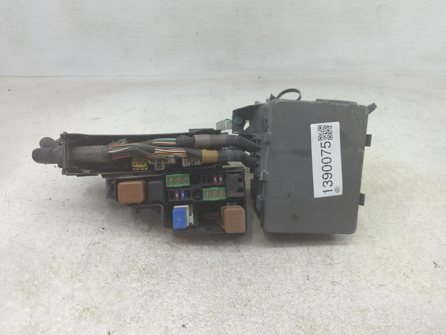 2015 Nissan Altima Fusebox Fuse Box Panel Relay Module P/N:3492 NA1 Fits OEM Used Auto Parts - Oemusedautoparts1.com