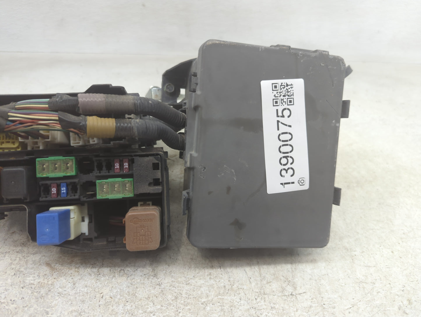 2015 Nissan Altima Fusebox Fuse Box Panel Relay Module P/N:3492 NA1 Fits OEM Used Auto Parts - Oemusedautoparts1.com