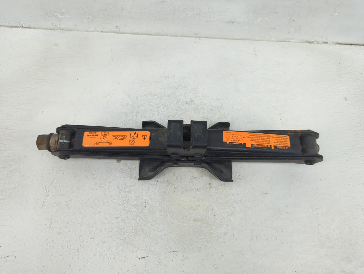 2015 Nissan Altima Spare Scissor Car Jack 1390210 - Oemusedautoparts1.com