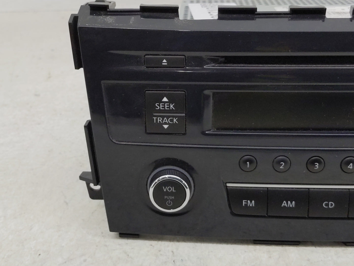 2013-2015 Nissan Altima Radio AM FM Cd Player Receiver Replacement P/N:28185 3TB0G Fits Fits 2013 2014 2015 OEM Used Auto Pa