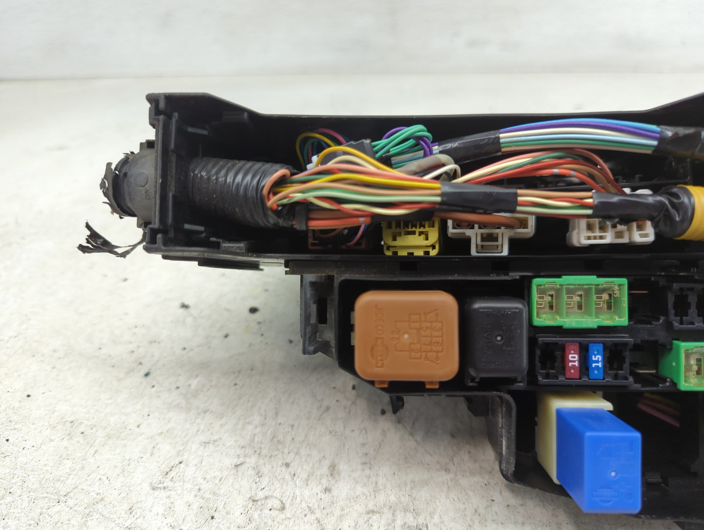 2015 Nissan Altima Fusebox Fuse Box Panel Relay Module Fits OEM Used Auto Parts - Oemusedautoparts1.com