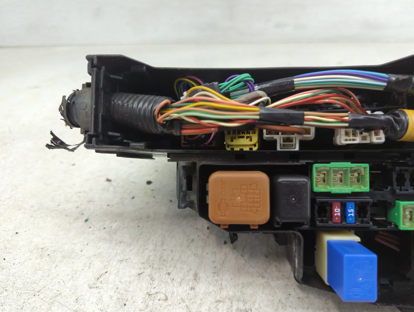 2015 Nissan Altima Fusebox Fuse Box Panel Relay Module Fits OEM Used Auto Parts - Oemusedautoparts1.com