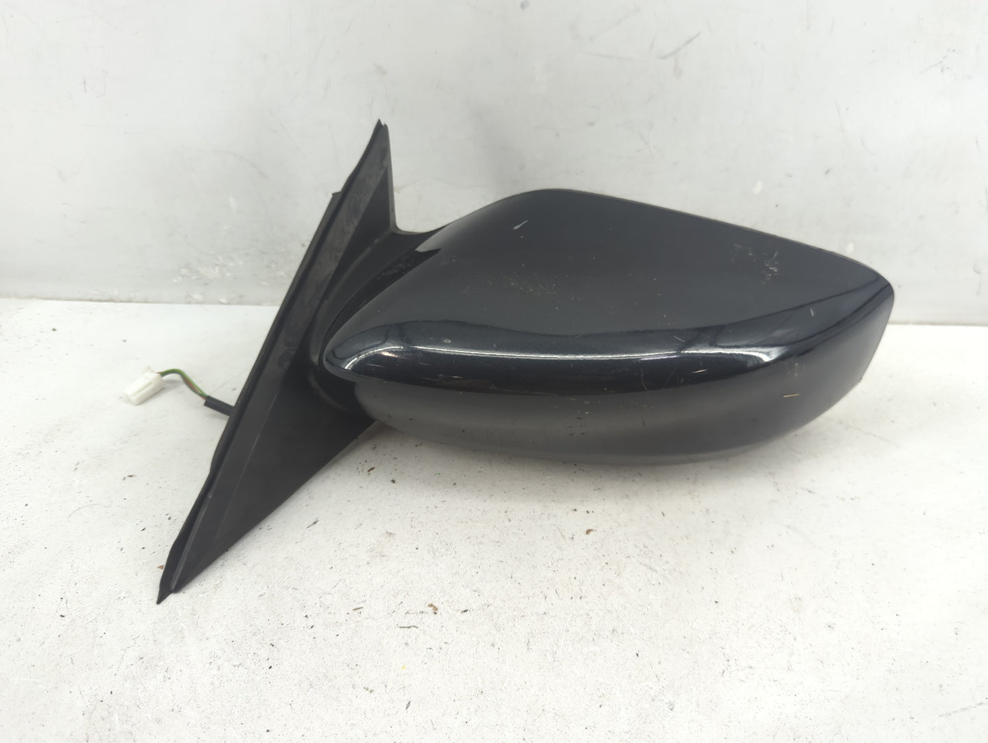 2013-2018 Nissan Altima Driver Side View Mirror - Left Door Mirror OEM Used - Oemusedautoparts1.com