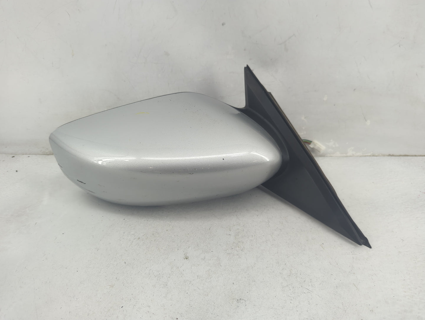 2013-2018 Nissan Altima Passenger Side View Mirror - Right Door Mirror OEM Used - Oemusedautoparts1.com