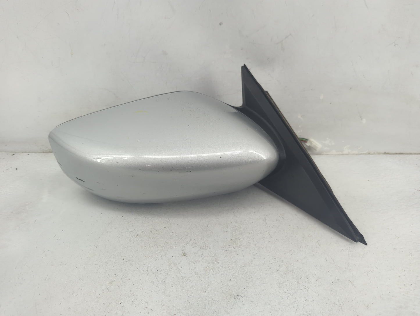 2013-2018 Nissan Altima Passenger Side View Mirror - Right Door Mirror OEM Used - Oemusedautoparts1.com