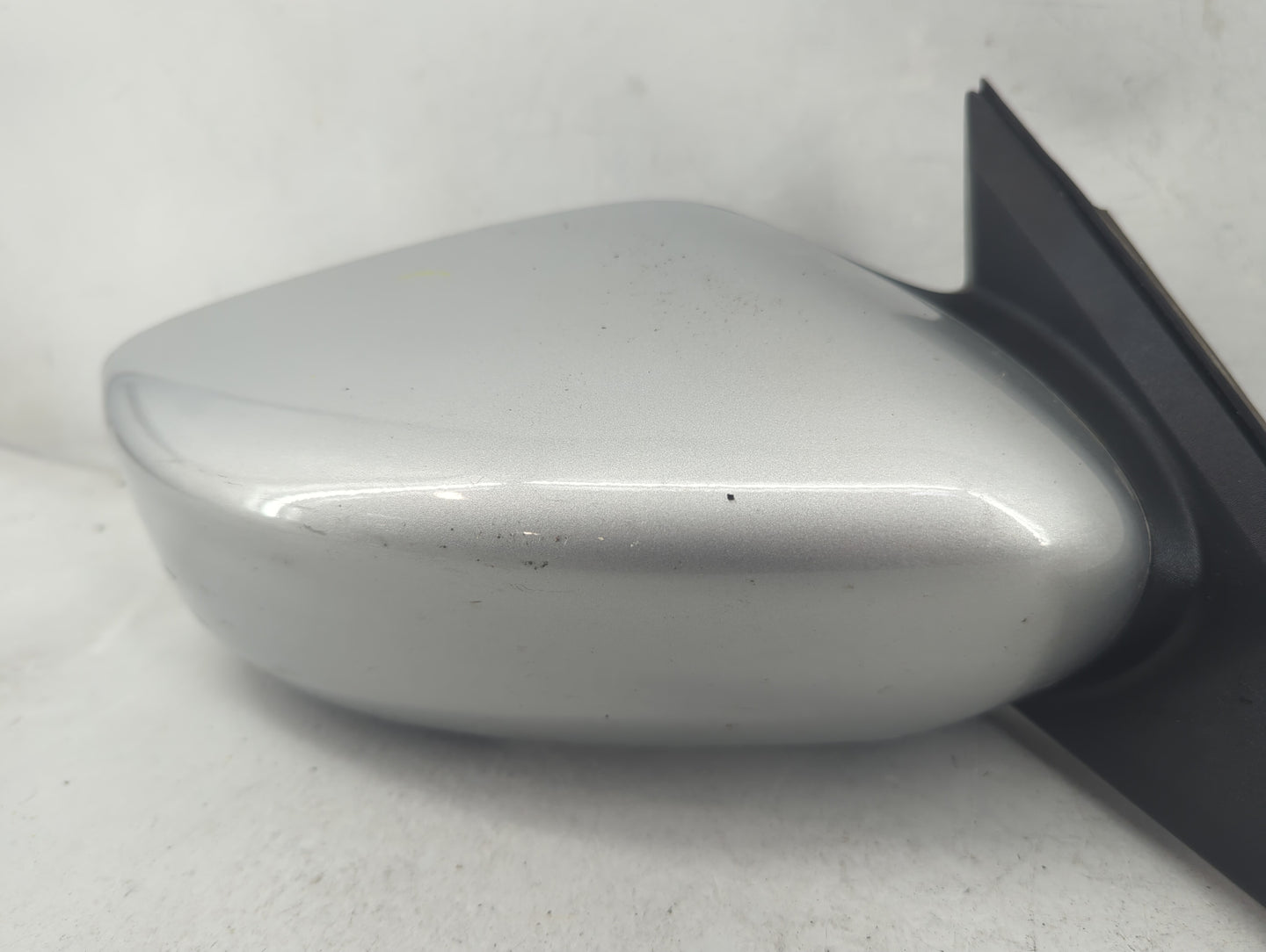 2013-2018 Nissan Altima Passenger Side View Mirror - Right Door Mirror OEM Used - Oemusedautoparts1.com