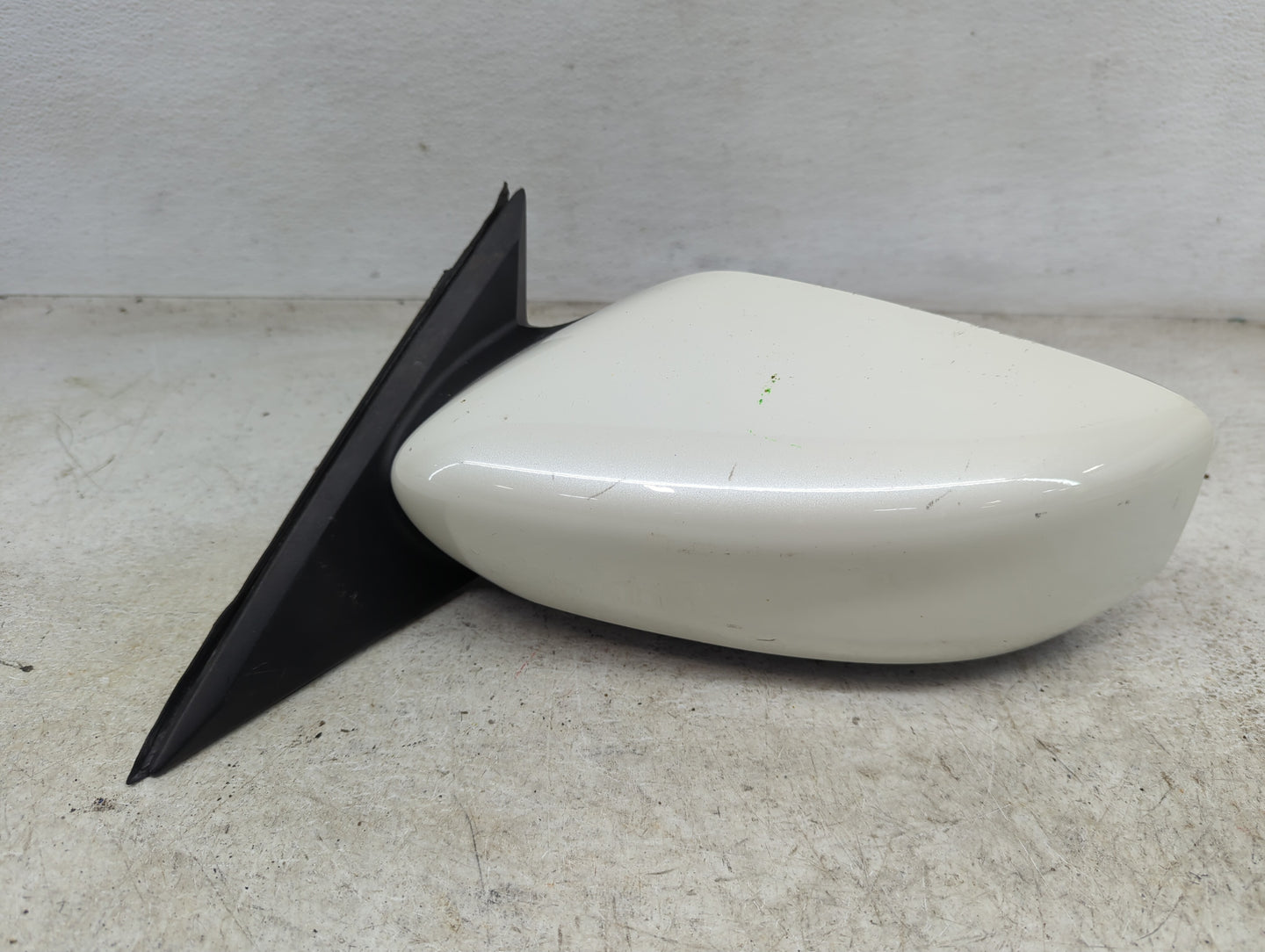 2013-2018 Nissan Altima Driver Side View Mirror - Left Door Mirror OEM Used - Oemusedautoparts1.com
