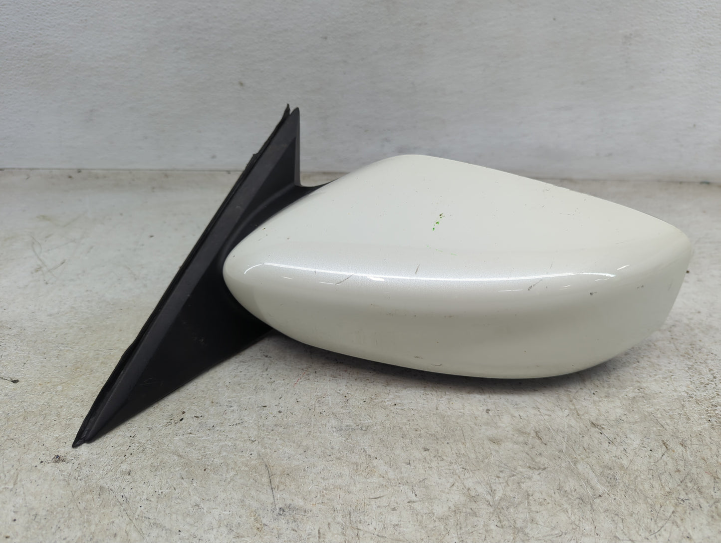2013-2018 Nissan Altima Driver Side View Mirror - Left Door Mirror OEM Used - Oemusedautoparts1.com