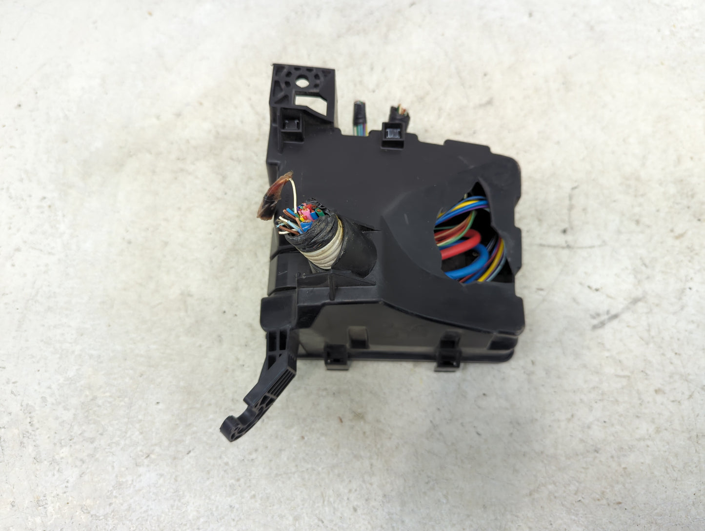 2015 Nissan Altima Fusebox Fuse Box Panel Relay Module Fits OEM Used Auto Parts - Oemusedautoparts1.com