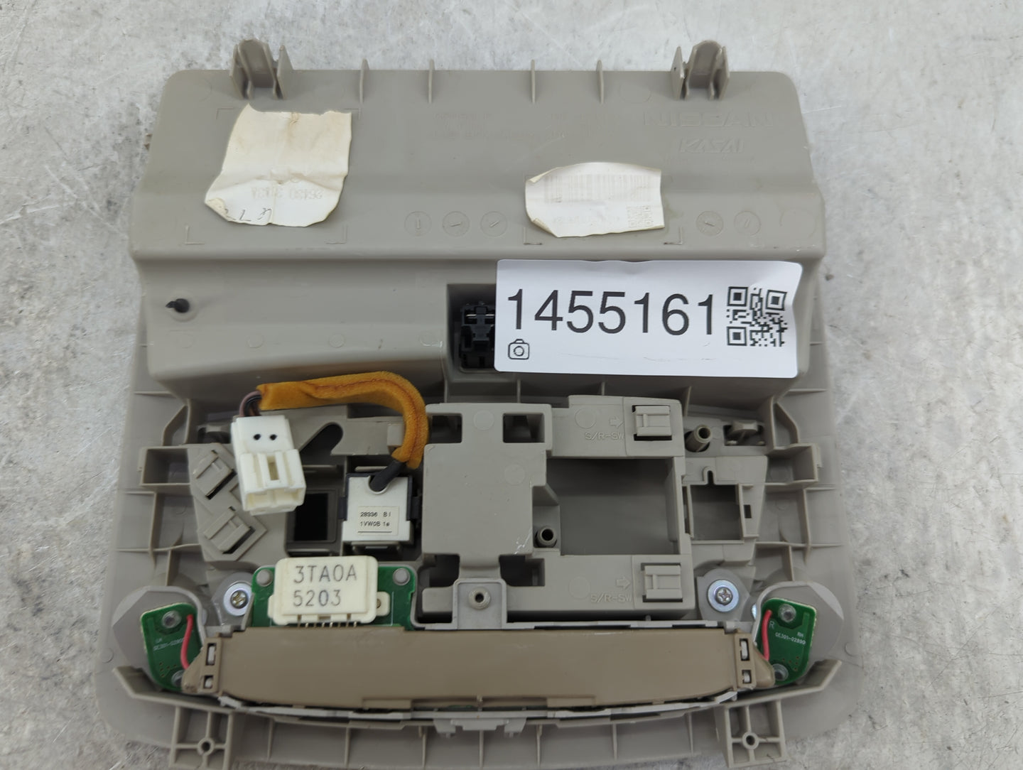 2015 Nissan Altima Overhead Roof Console - Oemusedautoparts1.com
