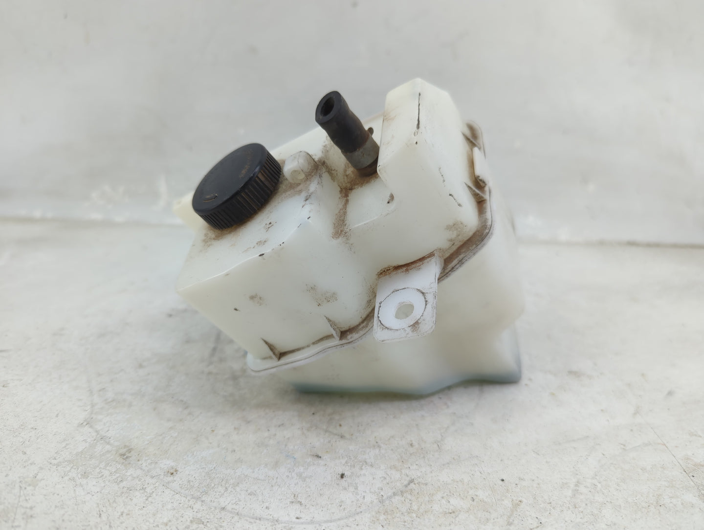 2013-2018 Nissan Altima Radiator Coolant Overflow Expansion Tank Bottle 1459566 - Oemusedautoparts1.com