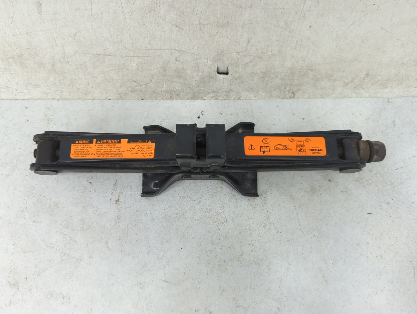 2015 Nissan Altima Spare Scissor Car Jack 1460281 - Oemusedautoparts1.com