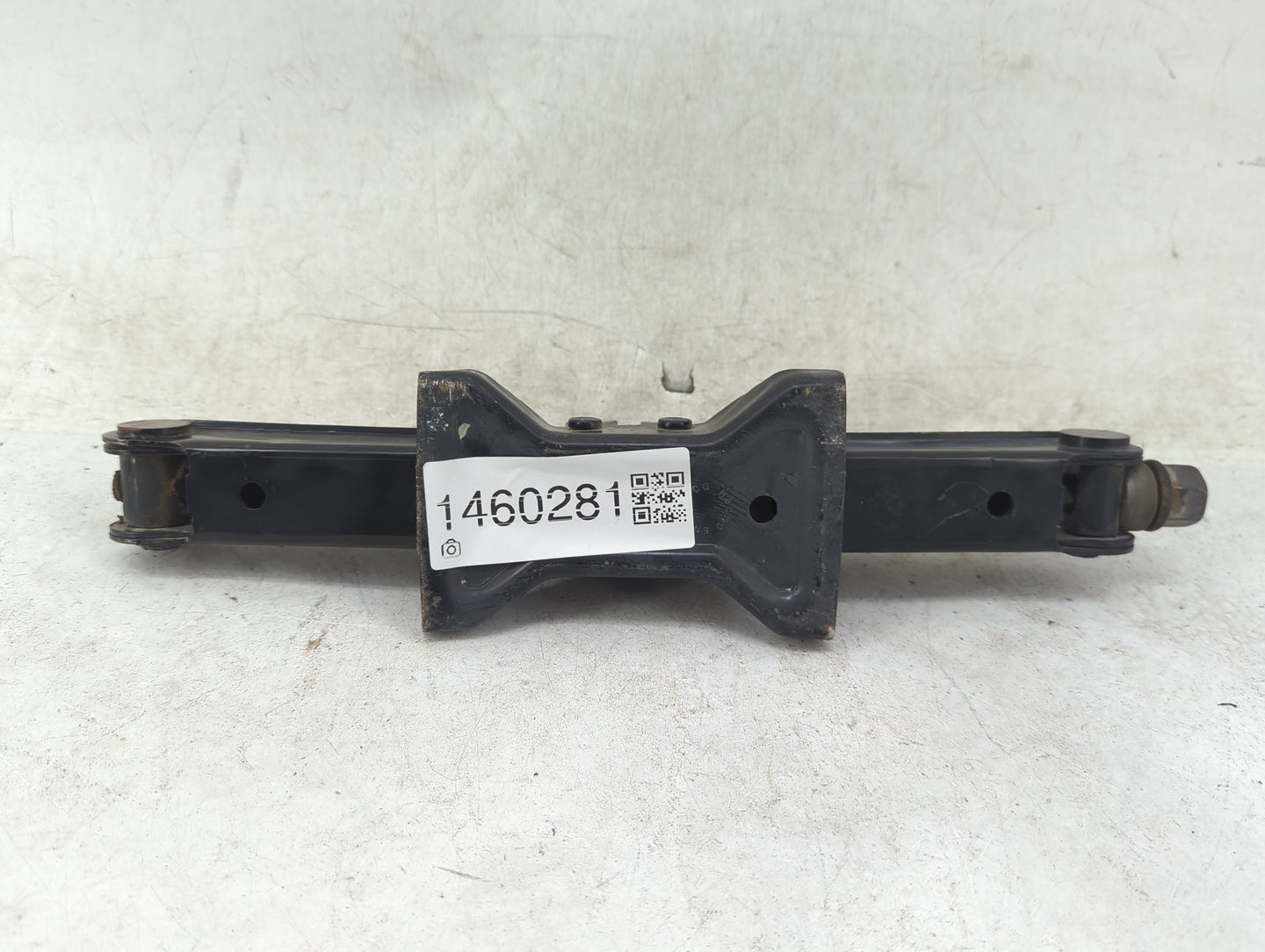 2015 Nissan Altima Spare Scissor Car Jack 1460281 - Oemusedautoparts1.com