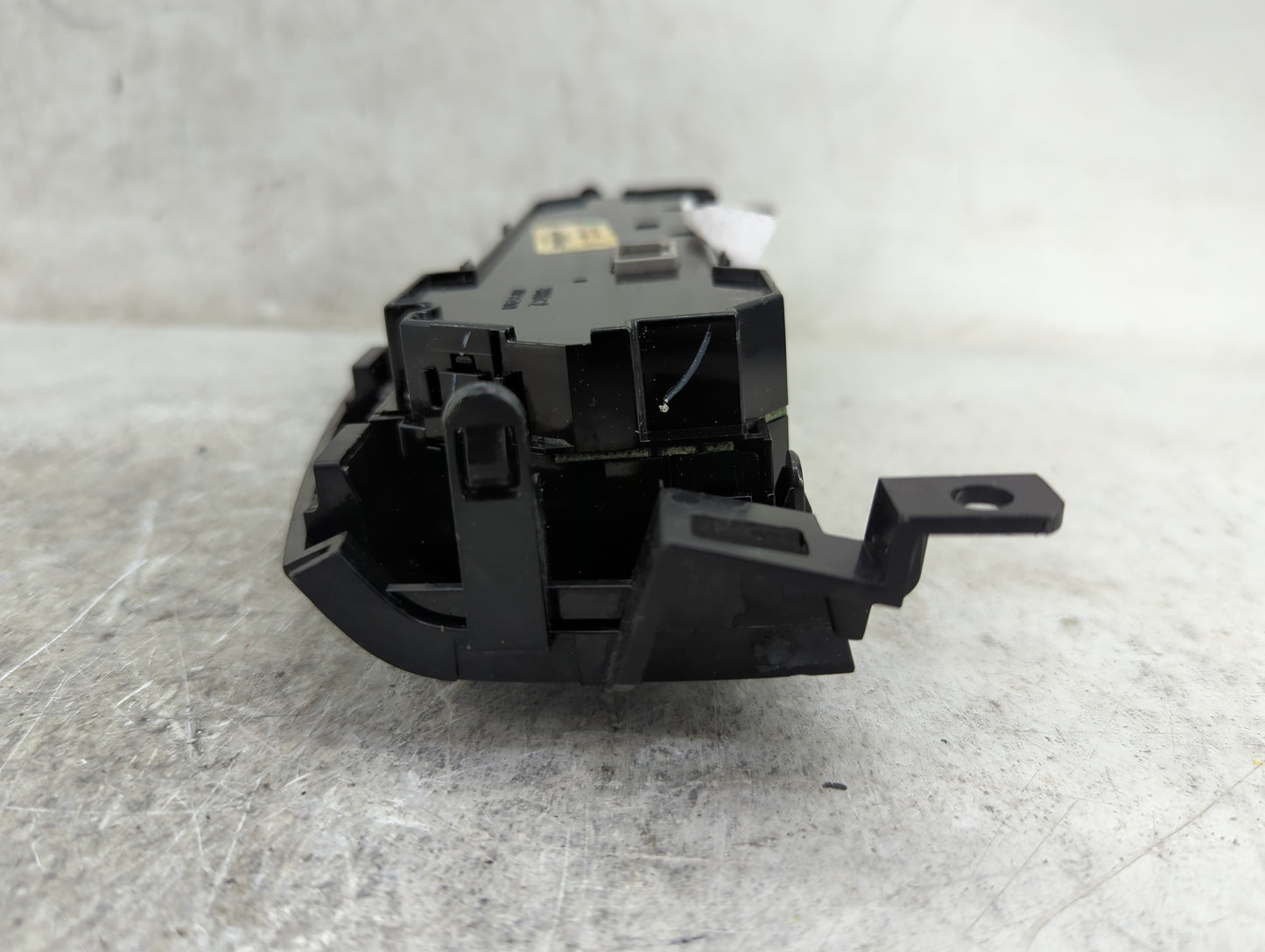 2015 Nissan Altima Climate Control Module Temperature AC/Heater Replacement P/N:275109HP0A F4Q15092 Fits OEM Used Auto Parts