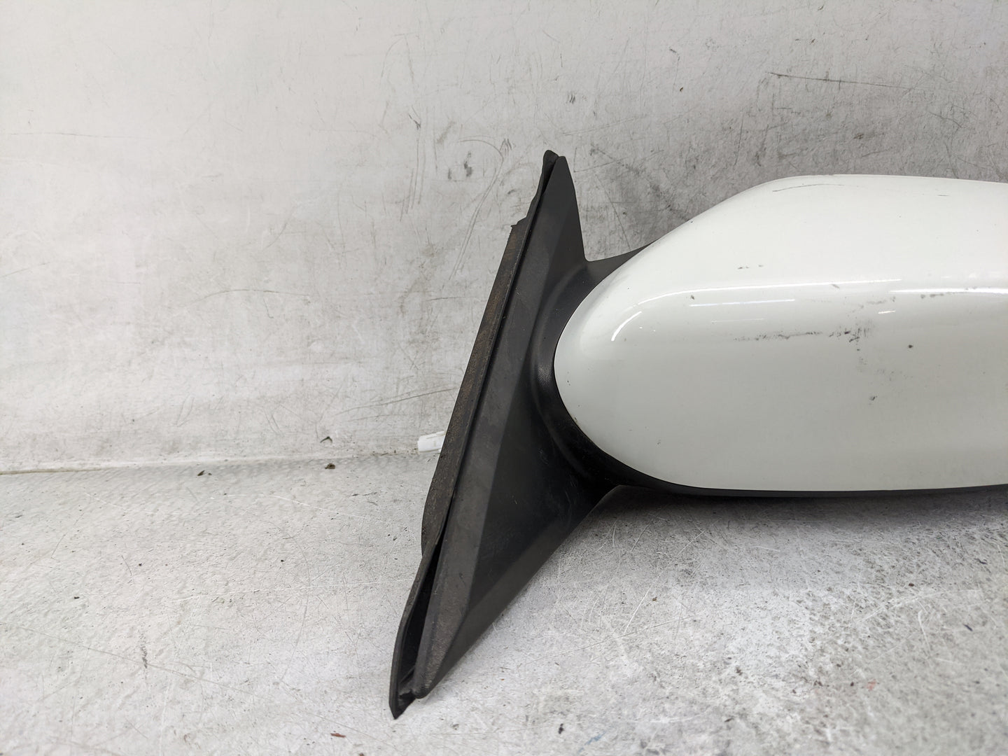 2013-2018 Nissan Altima Driver Side View Mirror - Left Door Mirror OEM Used - Oemusedautoparts1.com