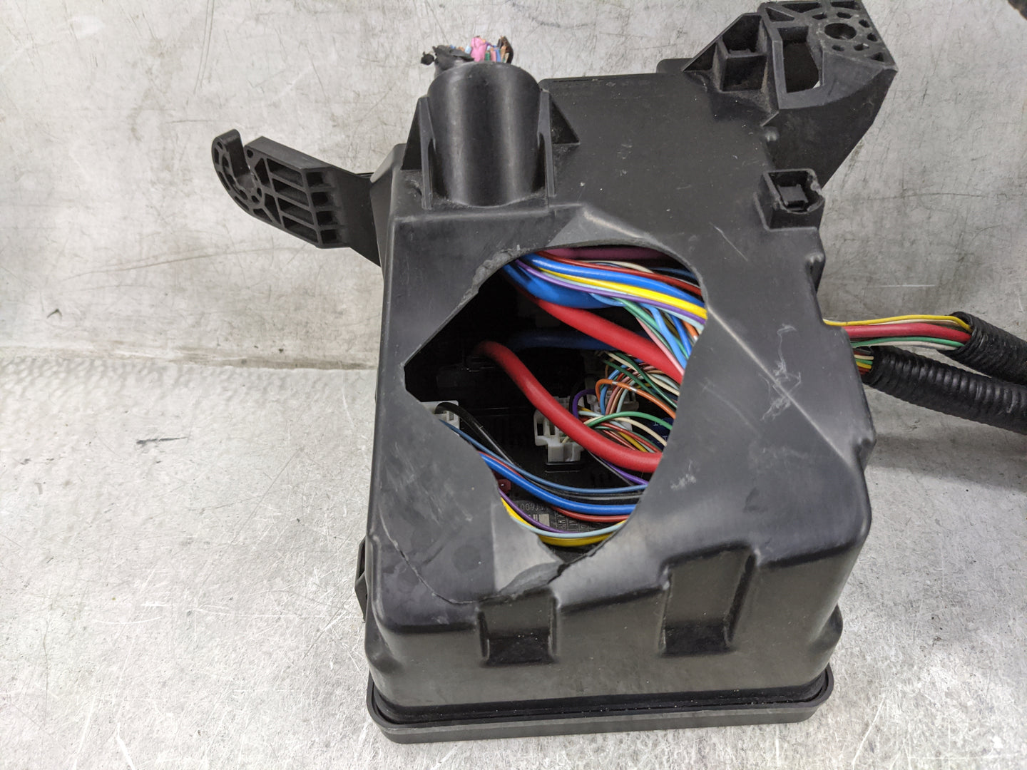 2015 Nissan Altima Fusebox Fuse Box Panel Relay Module Fits OEM Used Auto Parts - Oemusedautoparts1.com