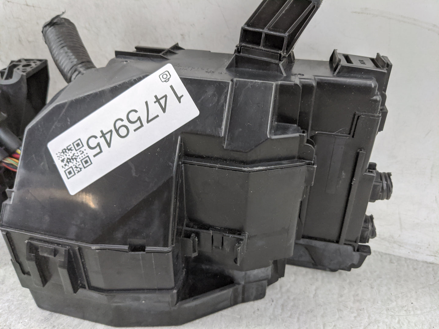 2015 Nissan Altima Fusebox Fuse Box Panel Relay Module Fits OEM Used Auto Parts - Oemusedautoparts1.com