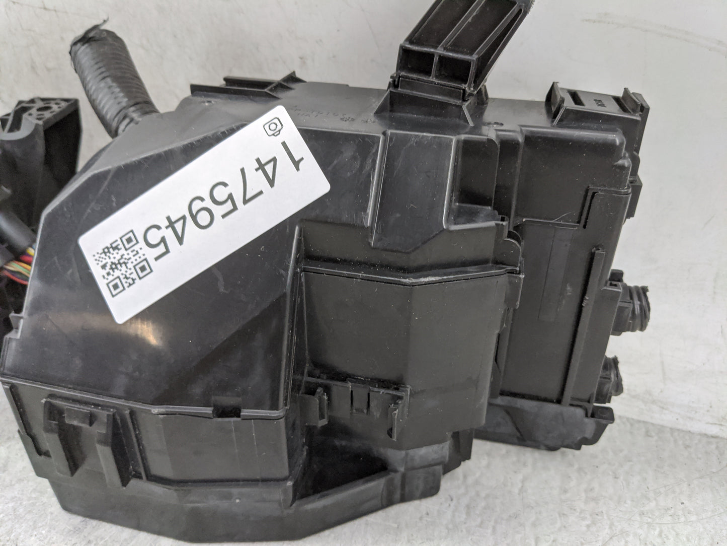2015 Nissan Altima Fusebox Fuse Box Panel Relay Module Fits OEM Used Auto Parts - Oemusedautoparts1.com