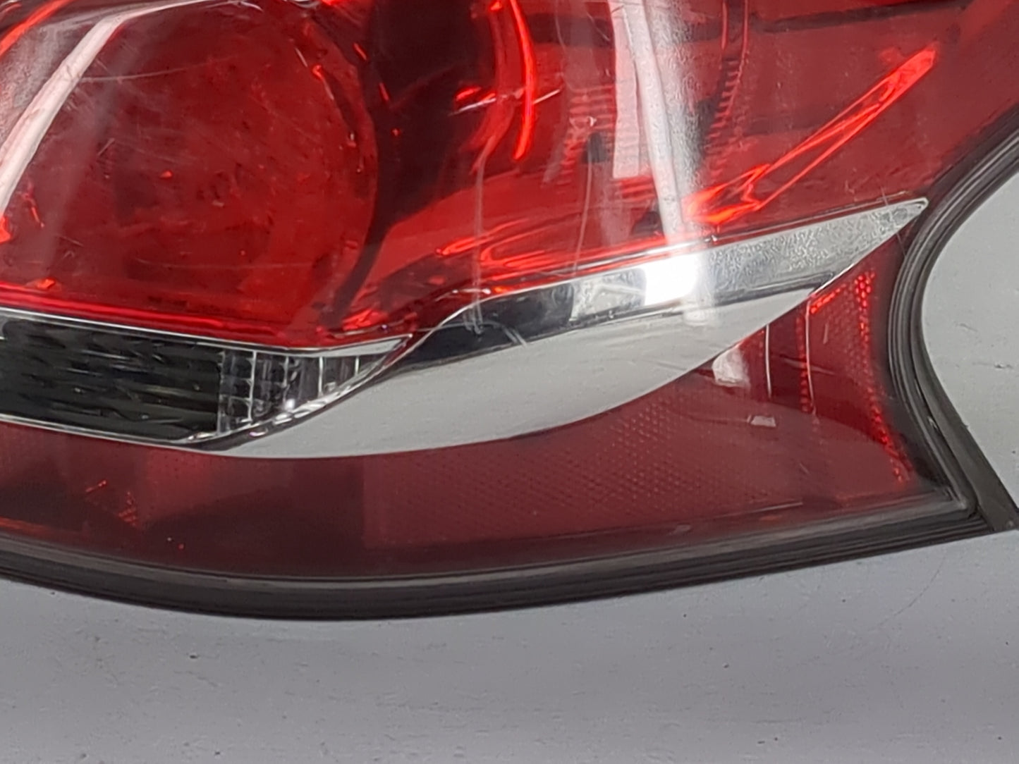2014-2015 Nissan Altima Tail Light Assembly Passenger Right OEM P/N:949 457 Fits Fits 2014 2015 OEM Used Auto Parts - Oemuse