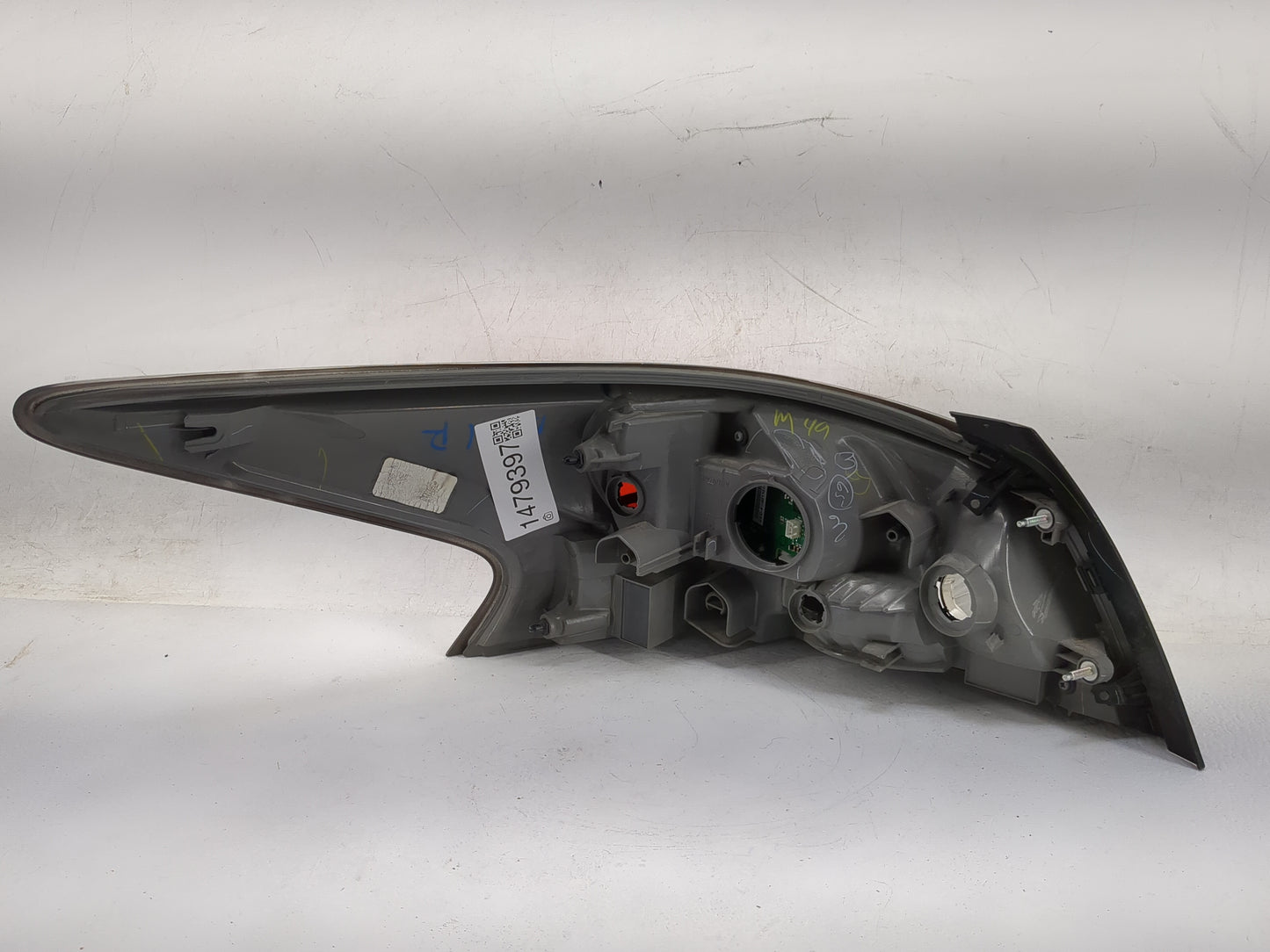 2014-2015 Nissan Altima Tail Light Assembly Passenger Right OEM P/N:949 457 Fits Fits 2014 2015 OEM Used Auto Parts - Oemuse