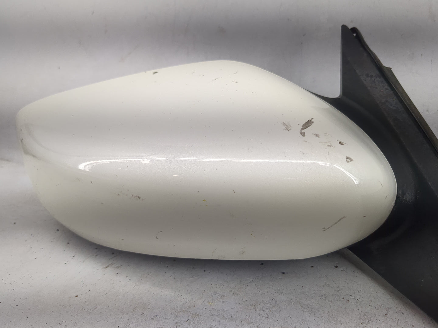 2013-2018 Nissan Altima Passenger Side View Mirror - Right Door Mirror OEM Used - Oemusedautoparts1.com