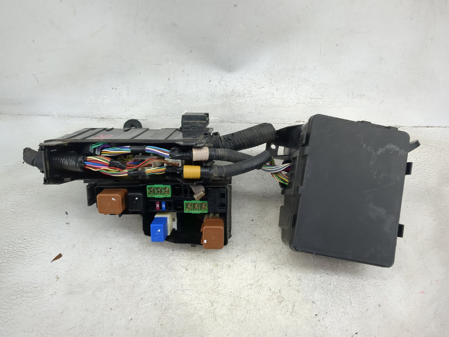2015 Nissan Altima Fusebox Fuse Box Panel Relay Module Fits OEM Used Auto Parts - Oemusedautoparts1.com