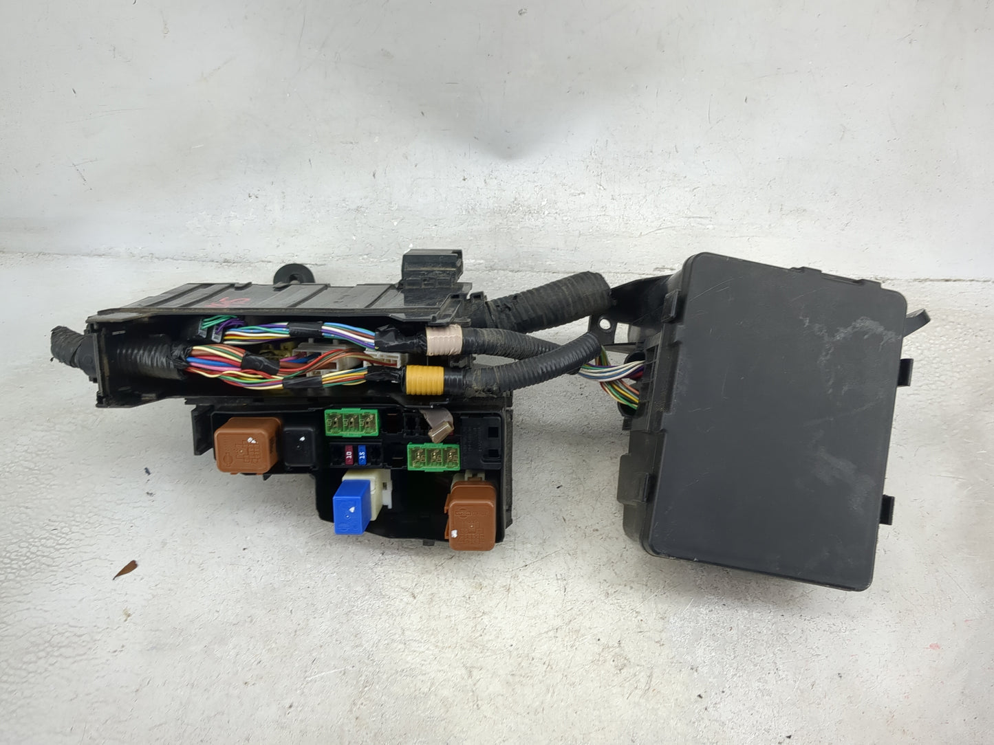 2015 Nissan Altima Fusebox Fuse Box Panel Relay Module Fits OEM Used Auto Parts - Oemusedautoparts1.com