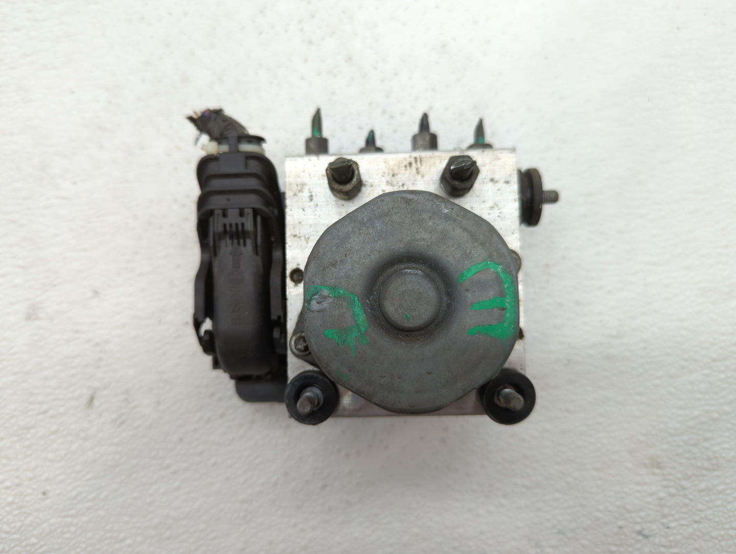 2015 Nissan Altima ABS Pump Control Module Replacement P/N:47660 9HM0A Fits OEM Used Auto Parts - Oemusedautoparts1.com