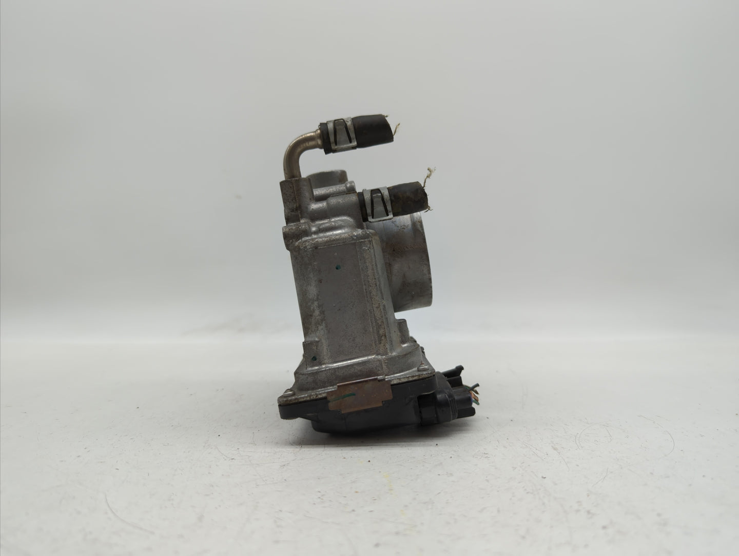 2013-2018 Nissan Altima Throttle Body P/N:3TA60-01 C 3TA60-01 B, 3TA60-01 A Fits Fits 2013 2014 2015 2016 2017 2018 2019 202