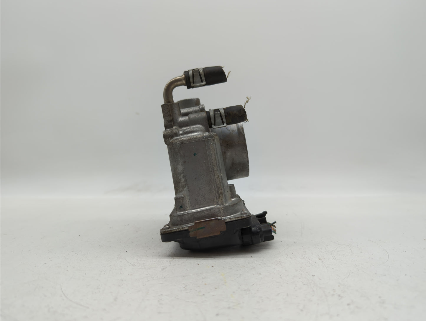 2013-2018 Nissan Altima Throttle Body P/N:3TA60-01 C 3TA60-01 B, 3TA60-01 A Fits Fits 2013 2014 2015 2016 2017 2018 2019 202