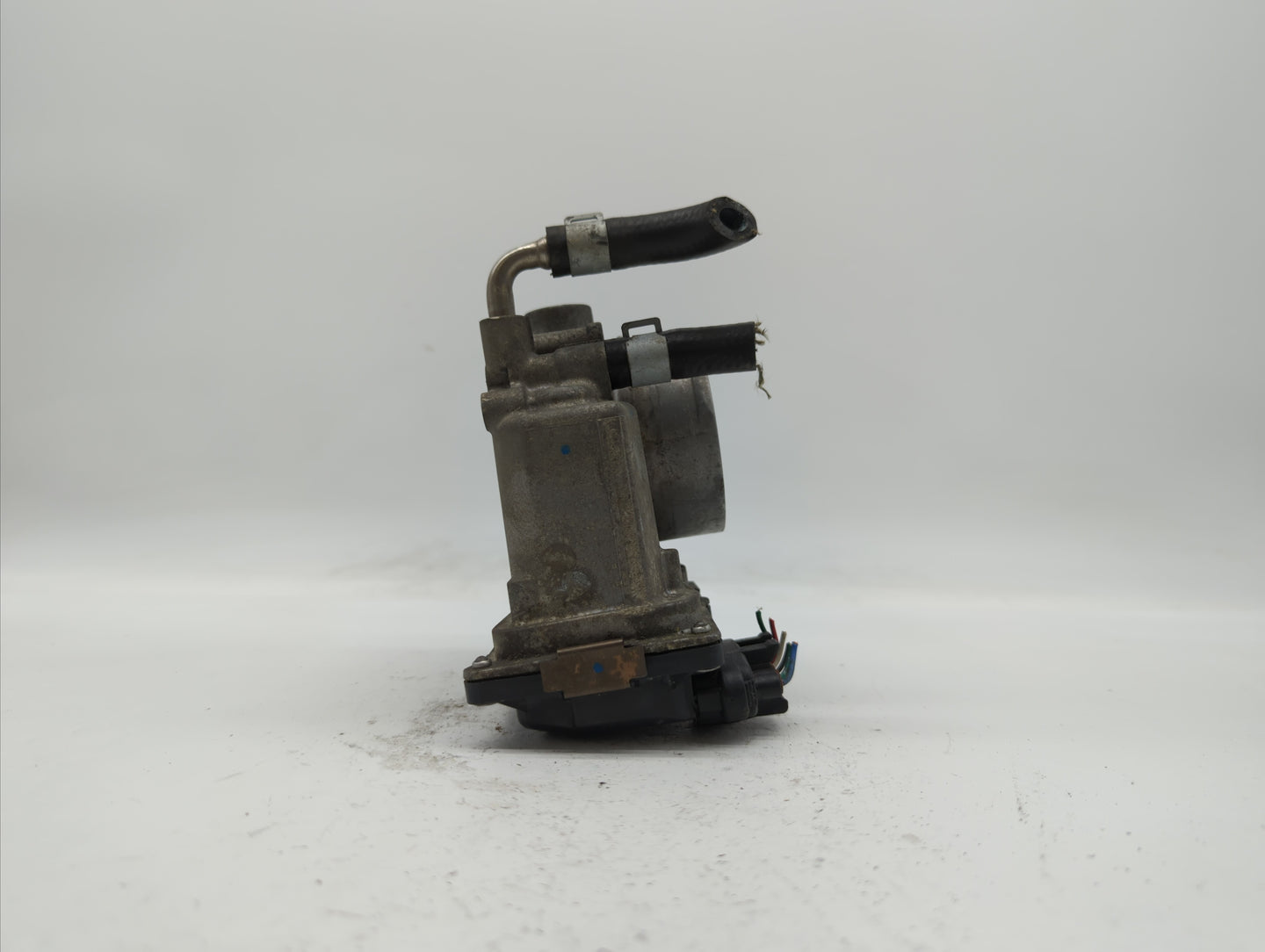 2013-2018 Nissan Altima Throttle Body P/N:3TA60-01 C 3TA60-01 B, 3TA60-01 A Fits Fits 2013 2014 2015 2016 2017 2018 2019 OEM