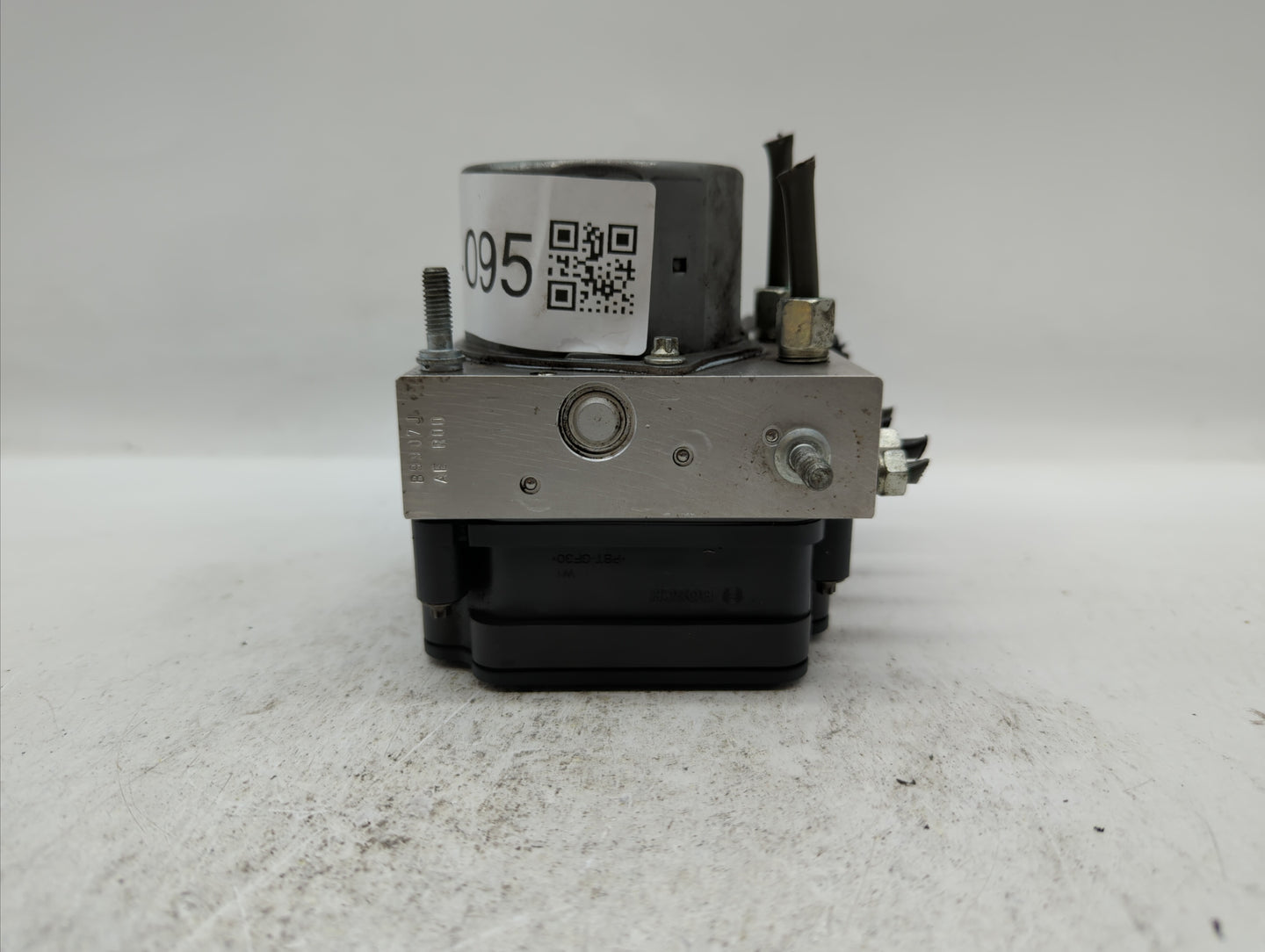 2015 Nissan Altima ABS Pump Control Module Replacement P/N:47660 9HM0A Fits OEM Used Auto Parts - Oemusedautoparts1.com