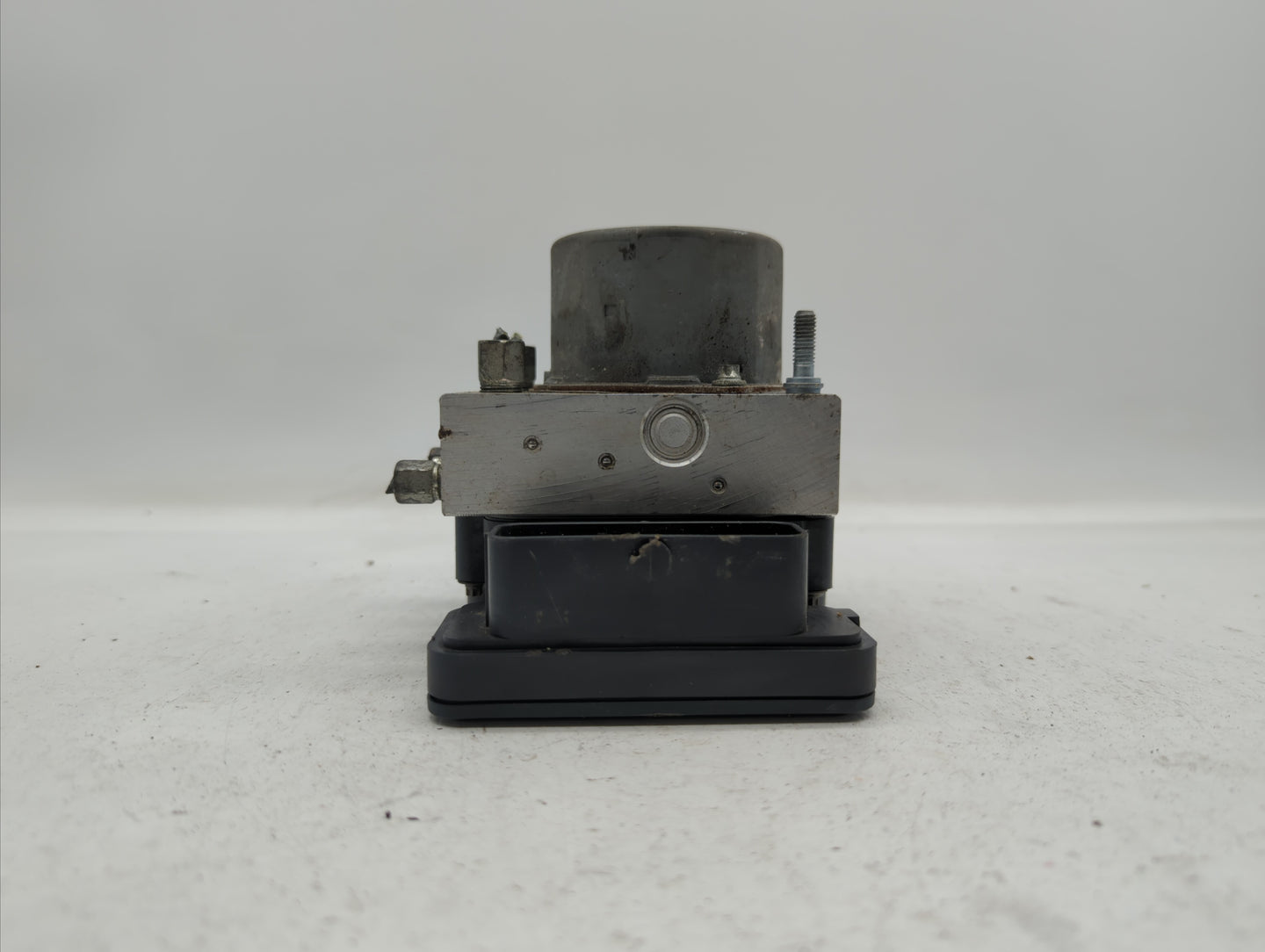 2015 Nissan Altima ABS Pump Control Module Replacement P/N:47660 9HM0A Fits OEM Used Auto Parts - Oemusedautoparts1.com