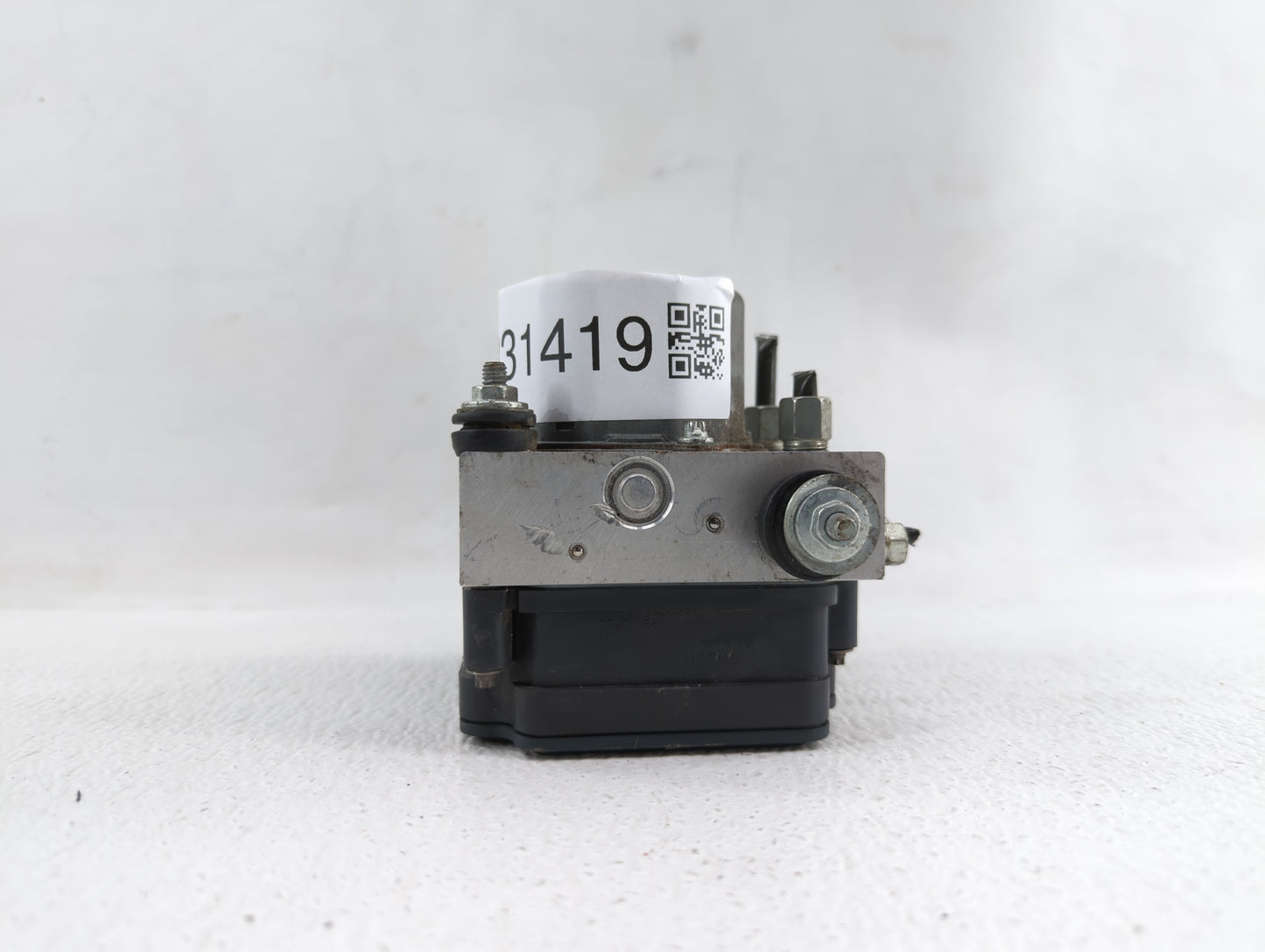 2015 Nissan Altima ABS Pump Control Module Replacement P/N:47660 9HM0A Fits OEM Used Auto Parts - Oemusedautoparts1.com