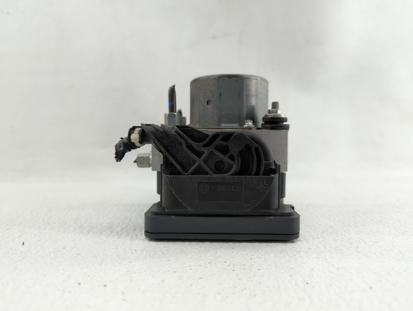 2015 Nissan Altima ABS Pump Control Module Replacement P/N:47660 9HM0A Fits OEM Used Auto Parts - Oemusedautoparts1.com