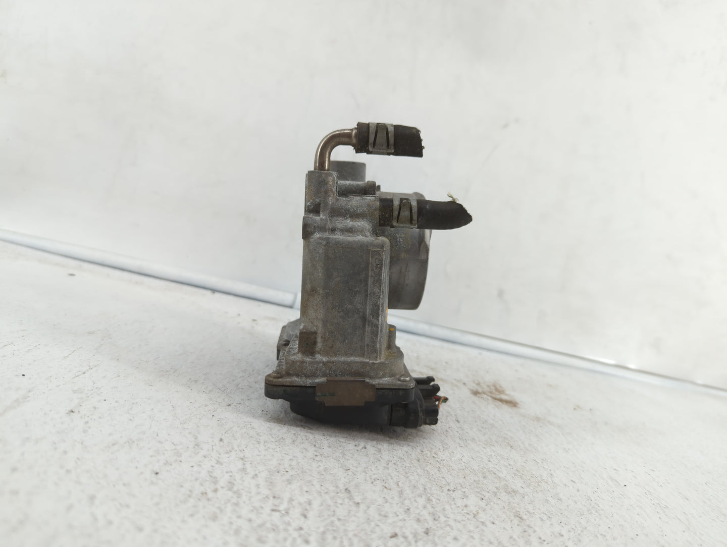 2013-2018 Nissan Altima Throttle Body P/N:3TA60-01 C 3TA60-01 B, 3TA60-01 A Fits Fits 2013 2014 2015 2016 2017 2018 2019 OEM