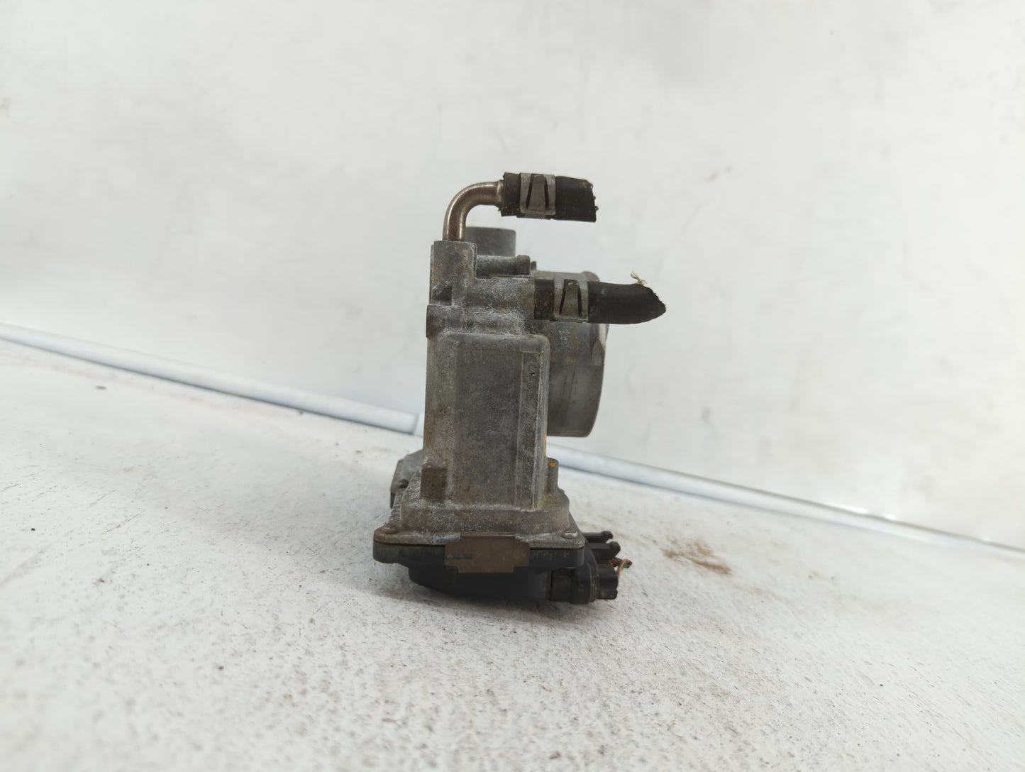 2013-2018 Nissan Altima Throttle Body P/N:3TA60-01 C 3TA60-01 B, 3TA60-01 A Fits Fits 2013 2014 2015 2016 2017 2018 2019 OEM