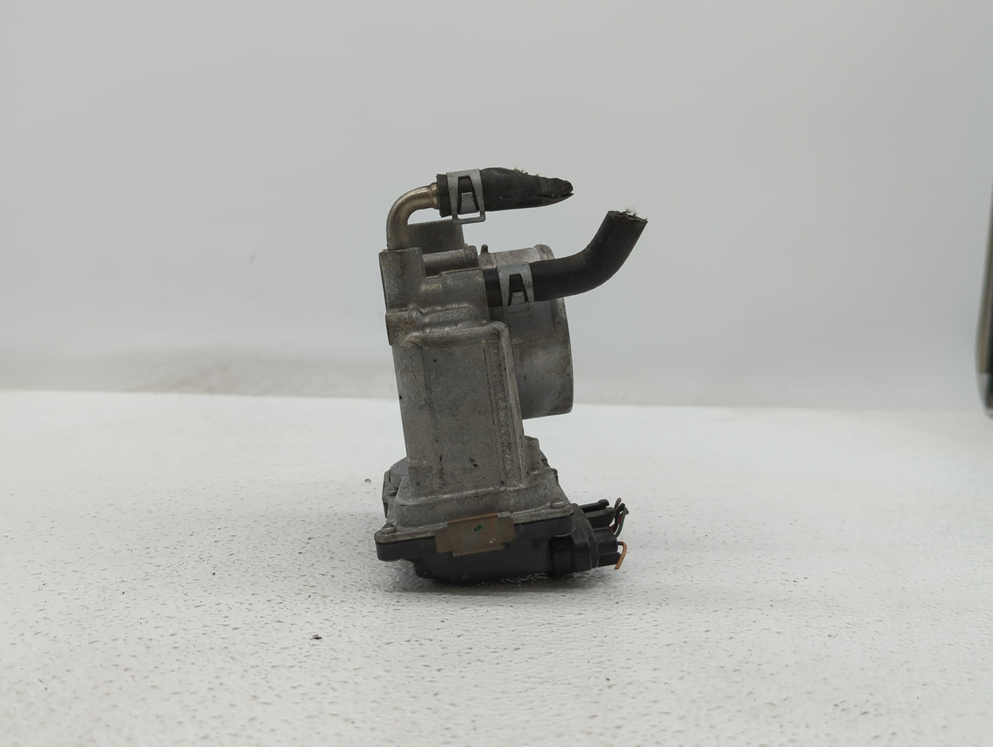 2013-2018 Nissan Altima Throttle Body P/N:3TA60-01 C 3TA60-01 B, 3TA60-01 A Fits Fits 2013 2014 2015 2016 2017 2018 2019 OEM