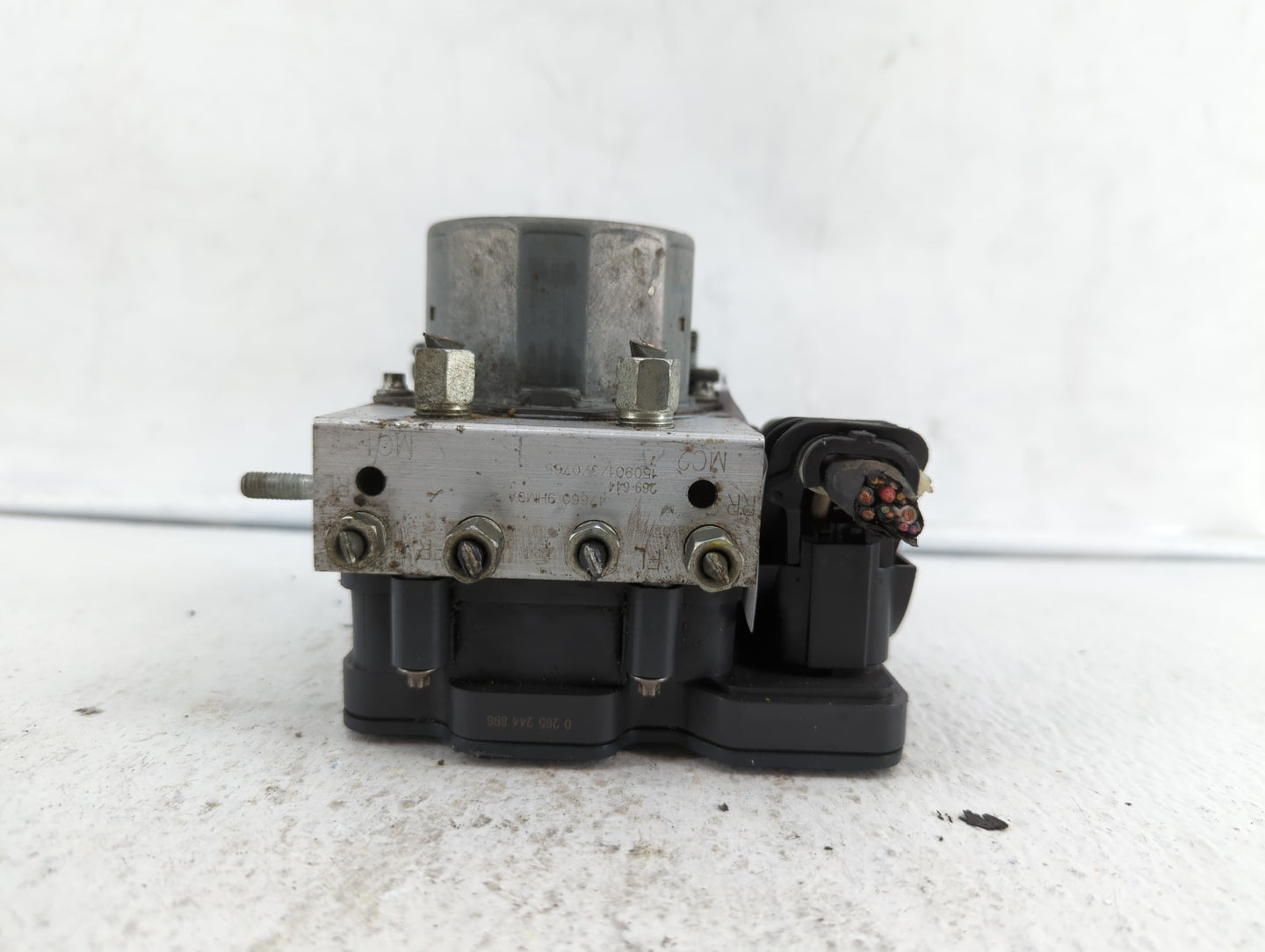 2015 Nissan Altima ABS Pump Control Module Replacement P/N:47660 9HM0A Fits OEM Used Auto Parts - Oemusedautoparts1.com